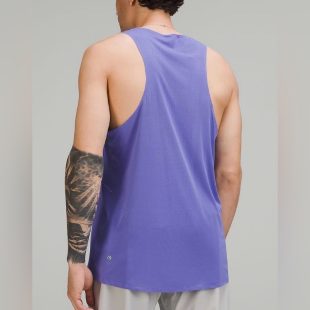 🌸Used Men’s Fast and Free Singlet
Charged Indigo/EXCELLENT CONDITION.